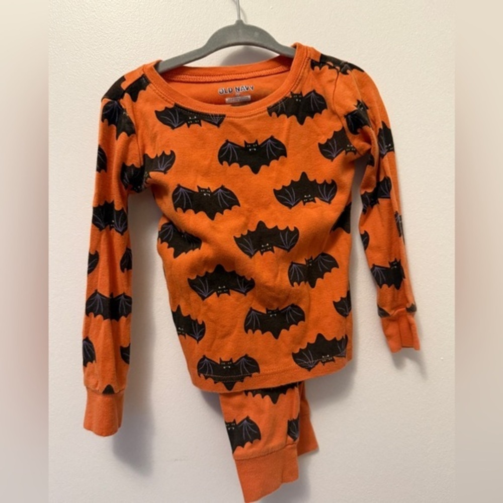 Old Navy Halloween Bat Print Pajama Set